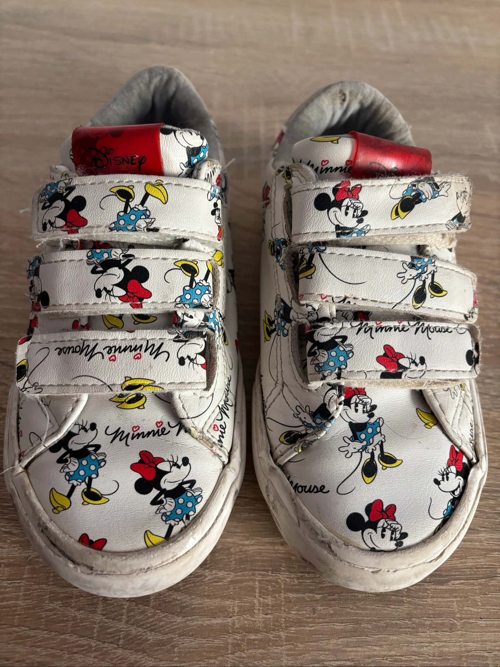 Deportivas minnie